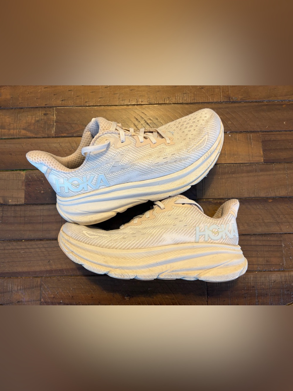 Hoka Clifton 9 Women's Running Shoes sand color Pale Blue Logo size 8